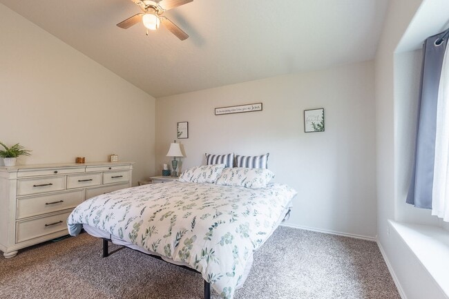 Building Photo - Just listed home for rent!