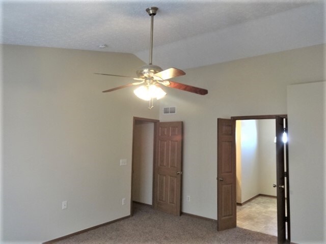 Building Photo - 3725 Lake Mead Dr