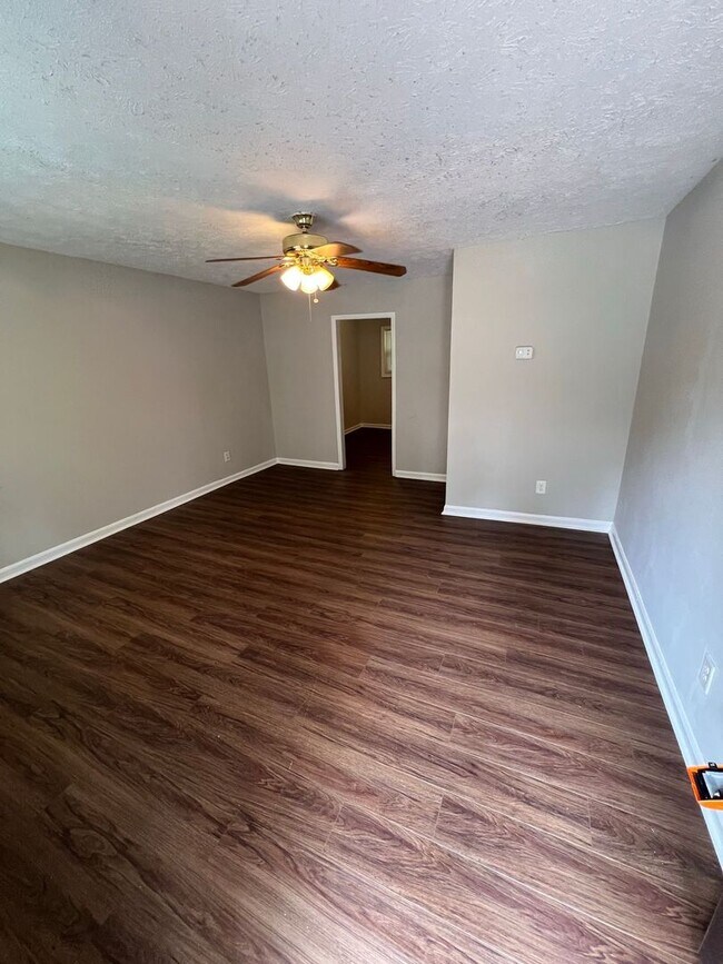 Building Photo - 4689 Cook Dr