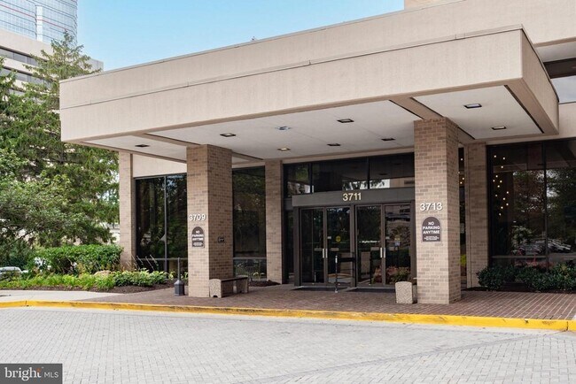 Building Photo - 3709 S George Mason Dr