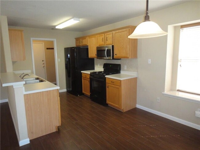 Building Photo - 809 Chiselpoint Cove