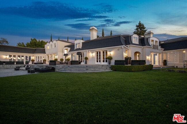 Building Photo - 10847 Bellagio Rd