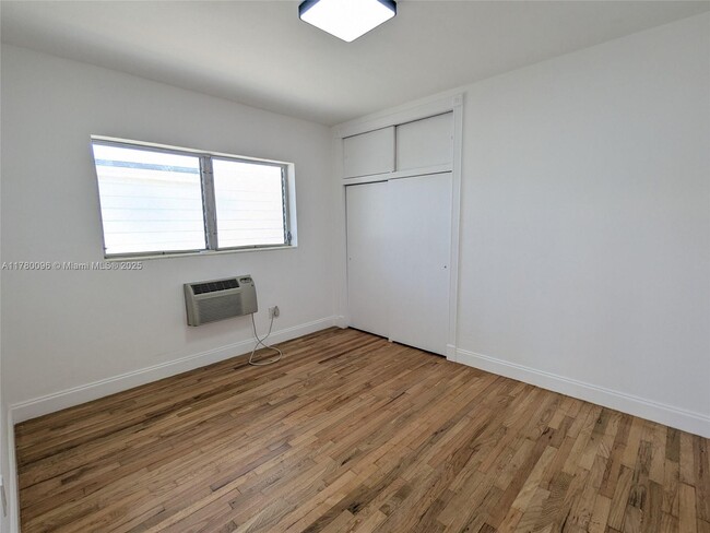 Building Photo - 7805 Crespi Blvd