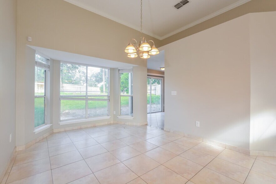 Building Photo - 2233 Grand Tree Ct
