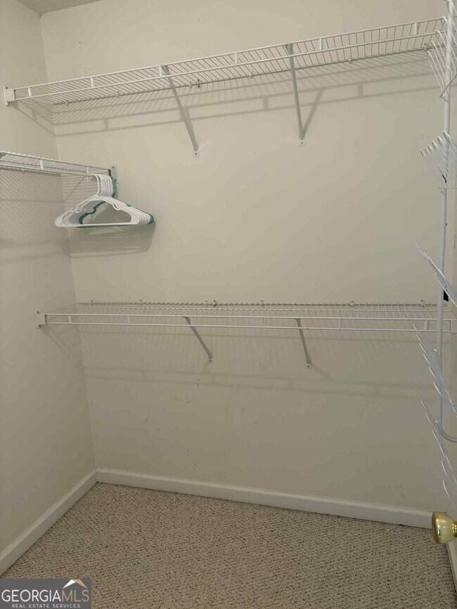 Building Photo - 68 Lancaster Way