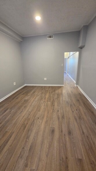 Building Photo - 1205 Valmar St