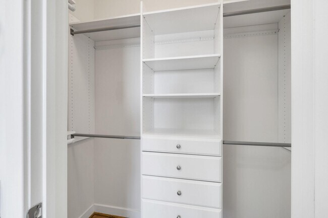 Building Photo - 16560 Crabbs Branch Way