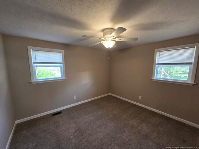 Building Photo - 219 E Clinton St