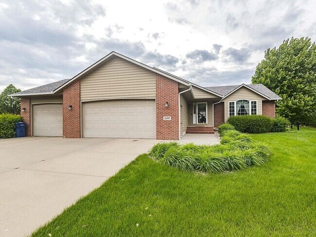 Primary Photo - 5 Bedroom, 3 Bath Single Family Home