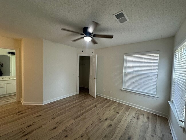Building Photo - 4304 Lotus Ct