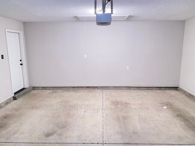 Building Photo - 9404 Eckley Pl