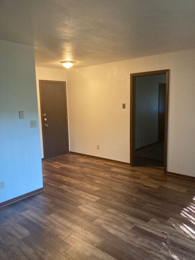 Building Photo - One bedroom apartment with balcony