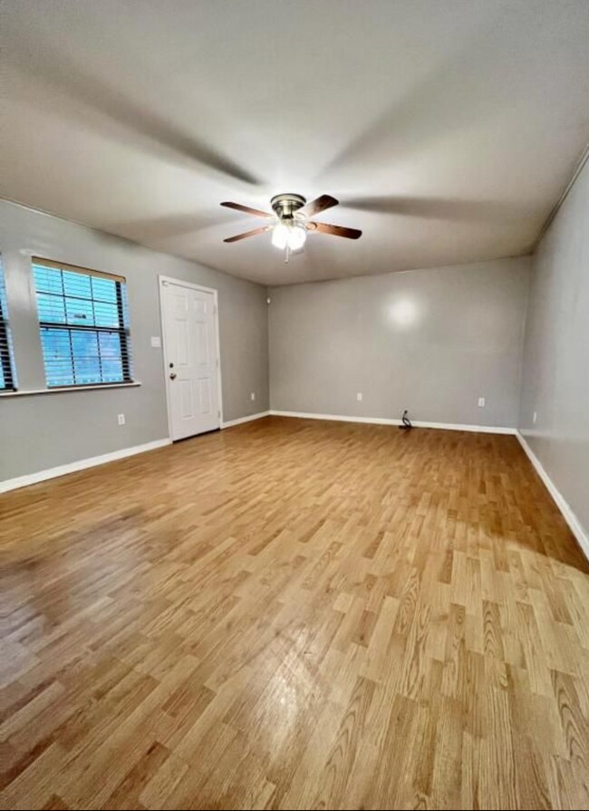 Building Photo - 206 Goff Dr