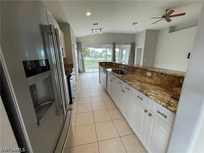 Building Photo - 1945 Crestview Way