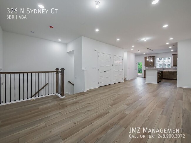 Building Photo - 326 N Sydney Ct