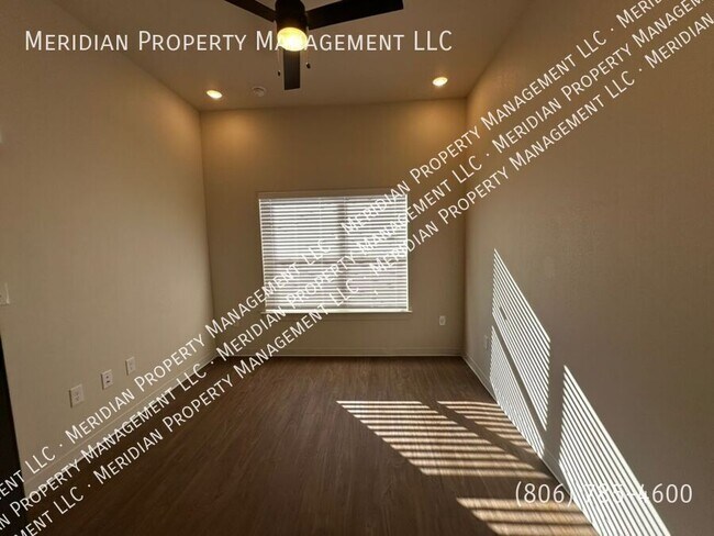 Building Photo - 5912 Erskine St