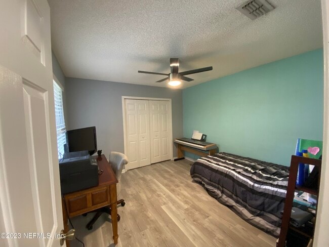 Building Photo - 11840 Ashbrook Cir N