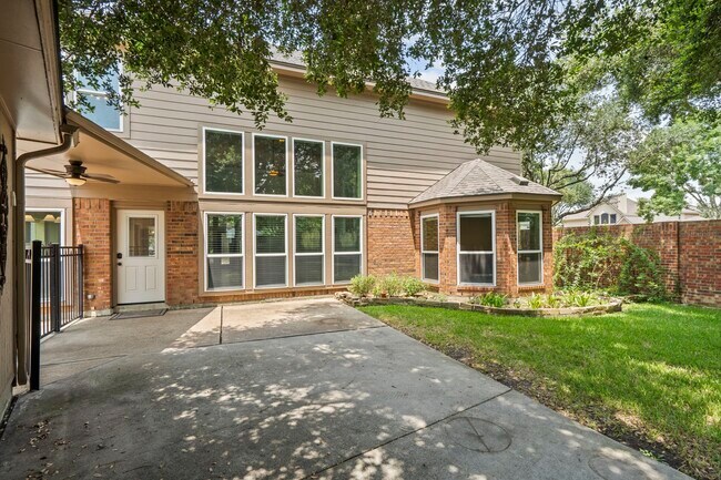 Building Photo - 2210 Bay Haven Way