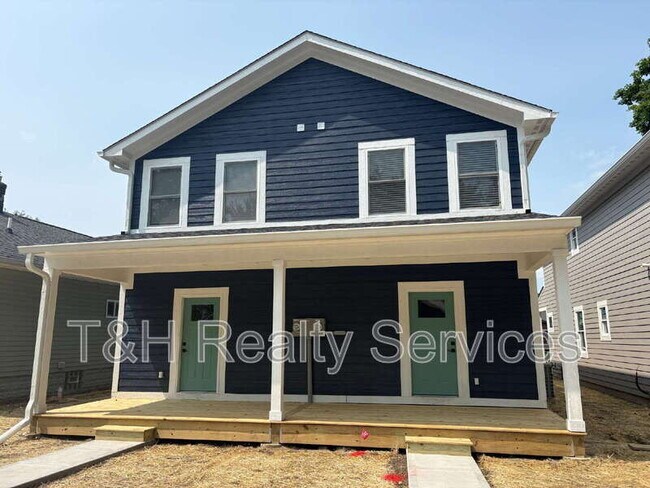 Building Photo - 621 W 39th St