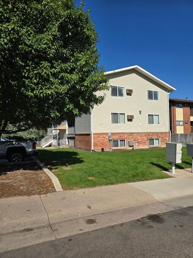 Building Photo - 2153 27th Ave Ct