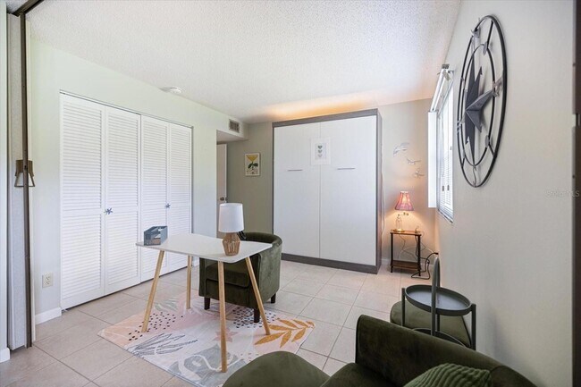 Building Photo - 634 Bird Bay Dr E