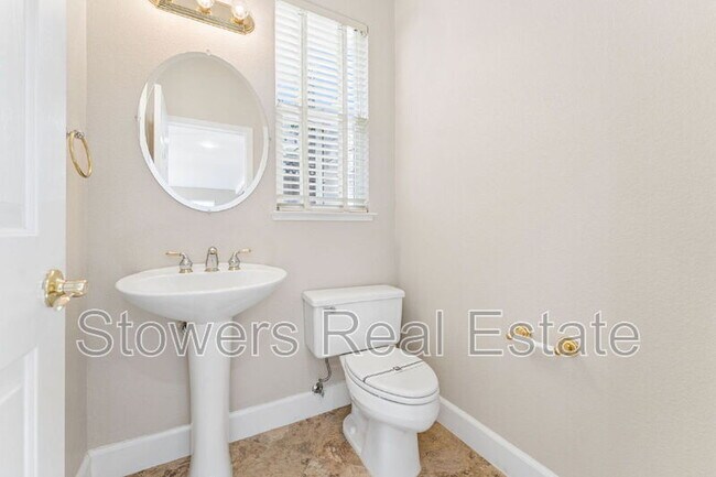 Building Photo - 137 Woodcrest Dr