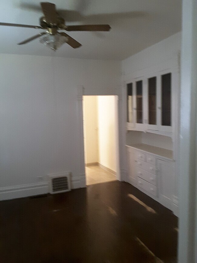 Building Photo - 271
