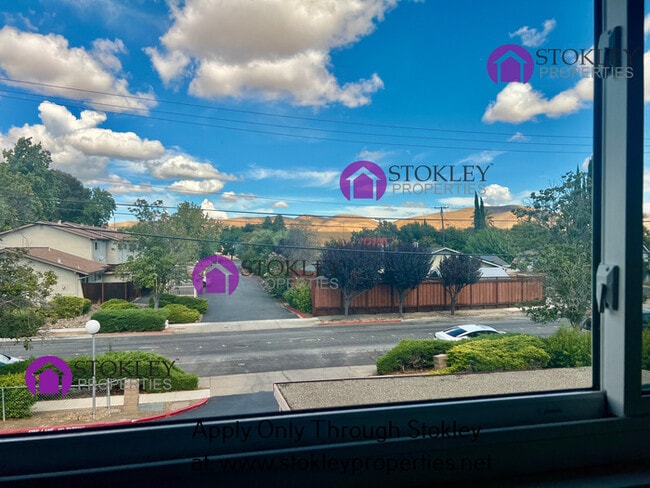 Building Photo - 1893 Lynwood Dr