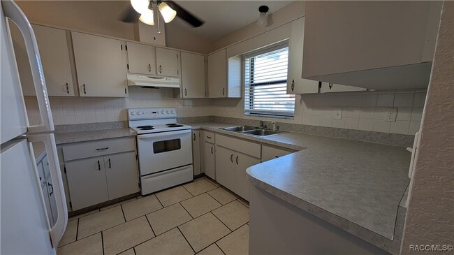 Building Photo - 5334 W Customer Ct