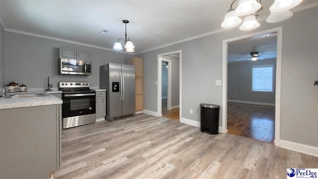 Building Photo - 321 S Park Ave