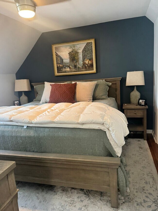Building Photo - Beautiful 3 Bedroom Home Near the Detroit River!