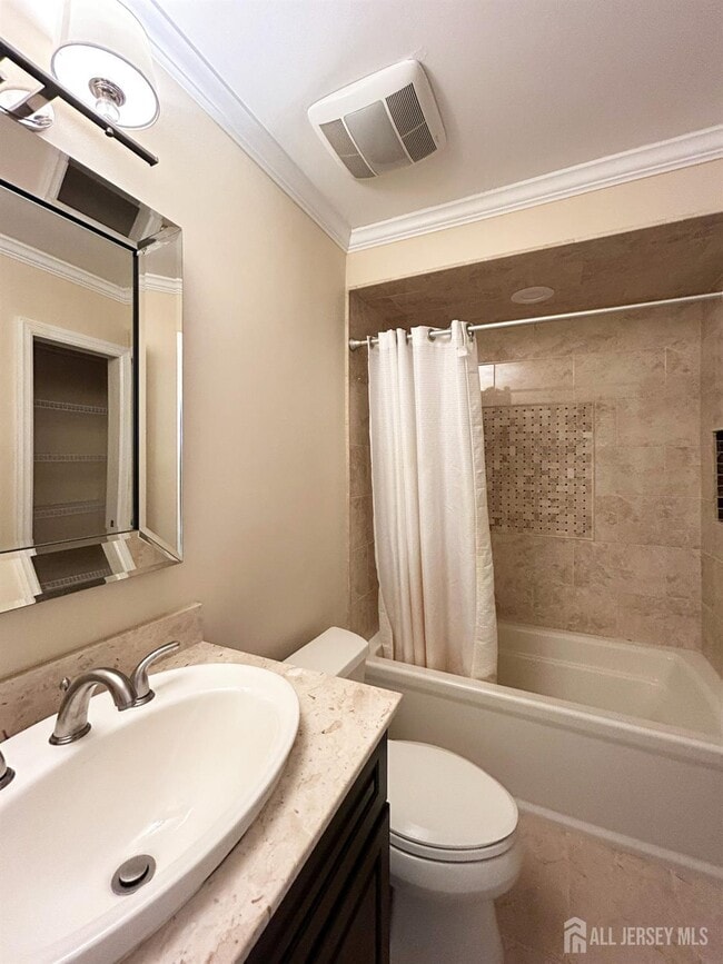 Building Photo - 3108 Vroom Dr