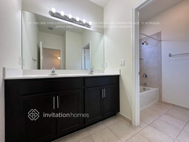 Building Photo - 10550 W 35th Way