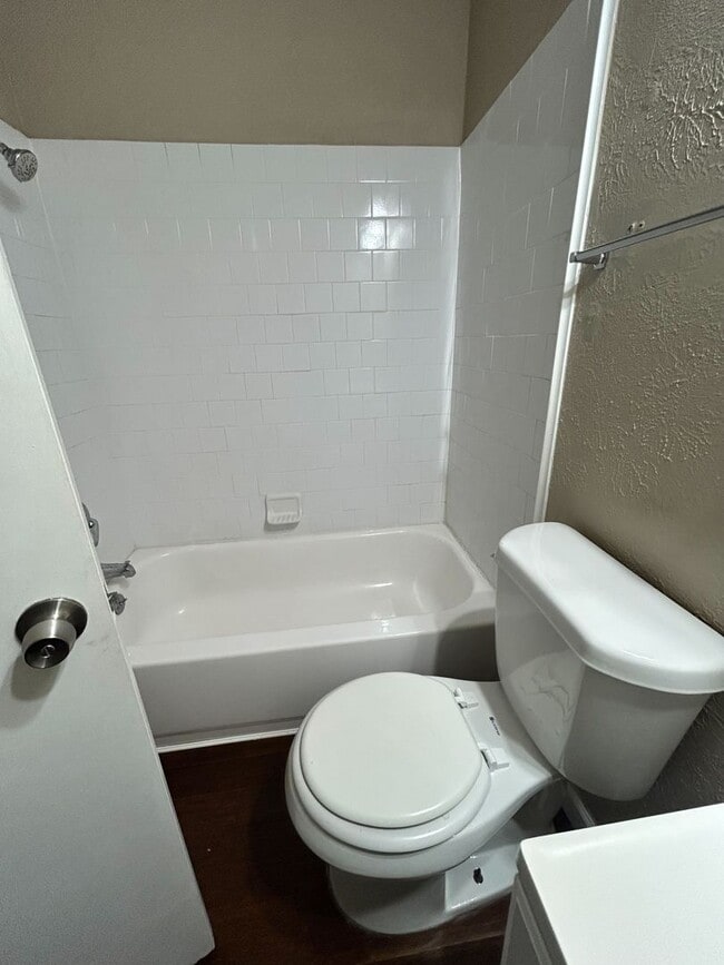 Building Photo - Well-Maintained 3-Bed / 2.5-Bath Home in Central Arlington