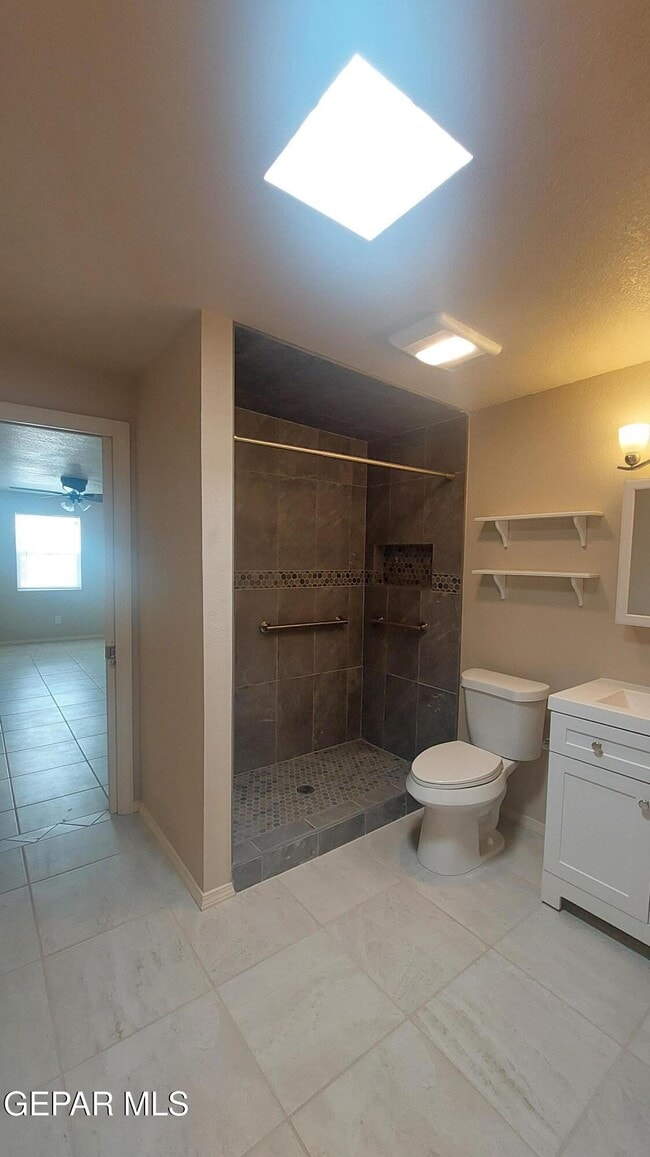 Building Photo - 675 Santa Barbara Dr