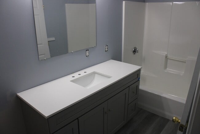 Building Photo - 417 Court St