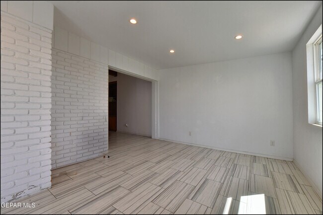 Building Photo - 6209 Heath Way