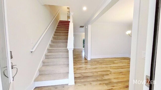 Building Photo - 6504 Oak Canopy Dr