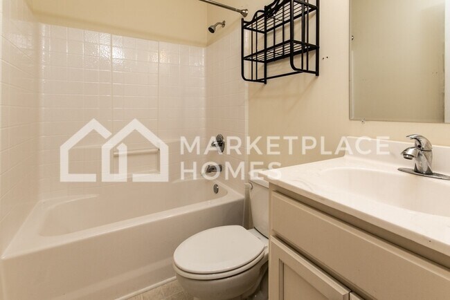 Building Photo - 510 Tyner Ave