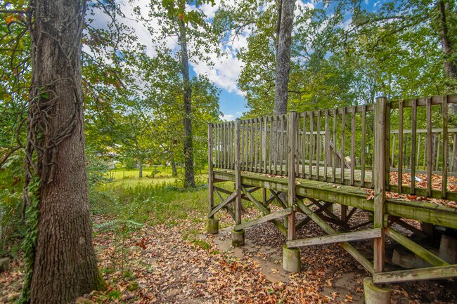 Building Photo - 3813 Hillside Dr