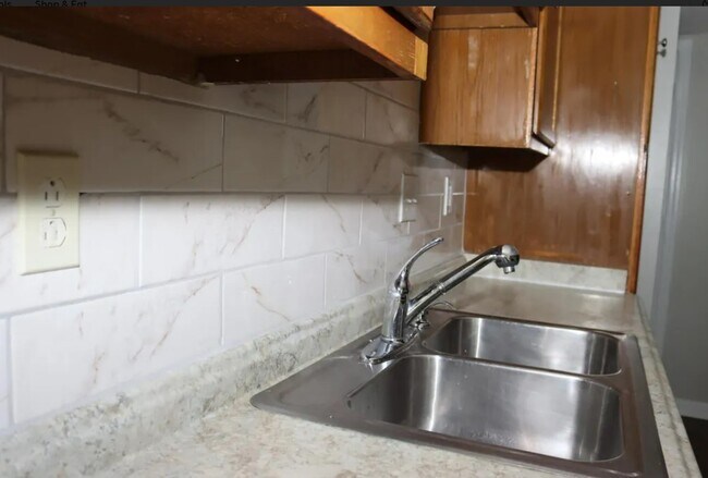 Building Photo - 1057 Stones Throw Dr NW