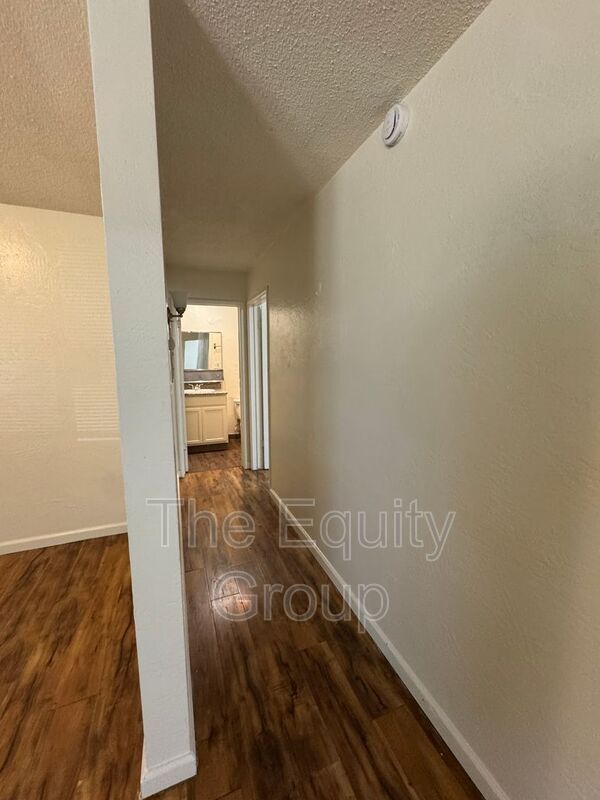 Building Photo - 352 S Blackstone St