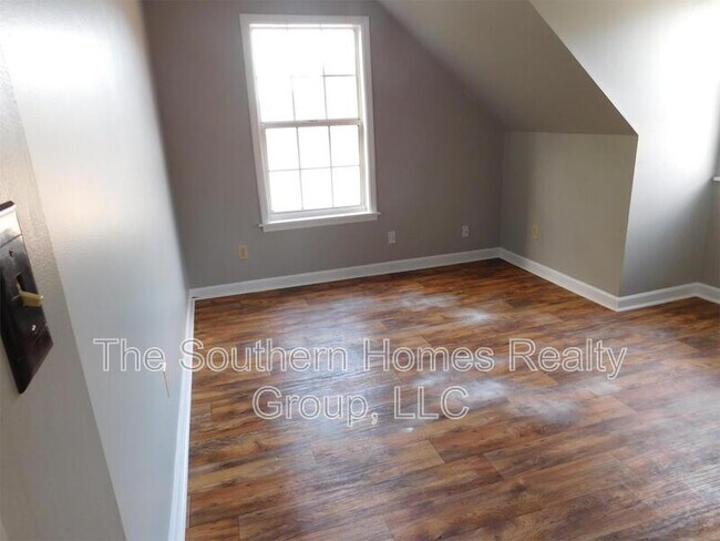 Building Photo - 309 W Madison Ave