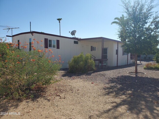 Building Photo - 2650 W Union Hills Dr