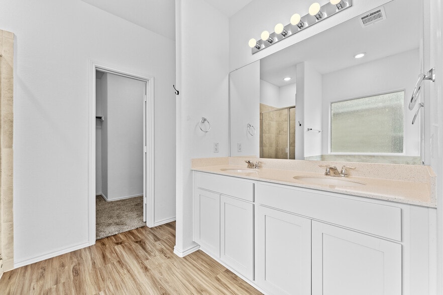 Building Photo - 129 Escondido Cir