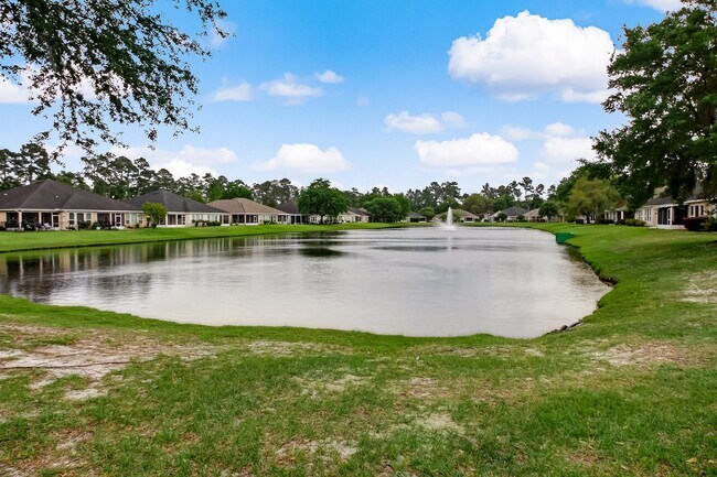 Building Photo - 3/2 fenced in yard, landscaping included !