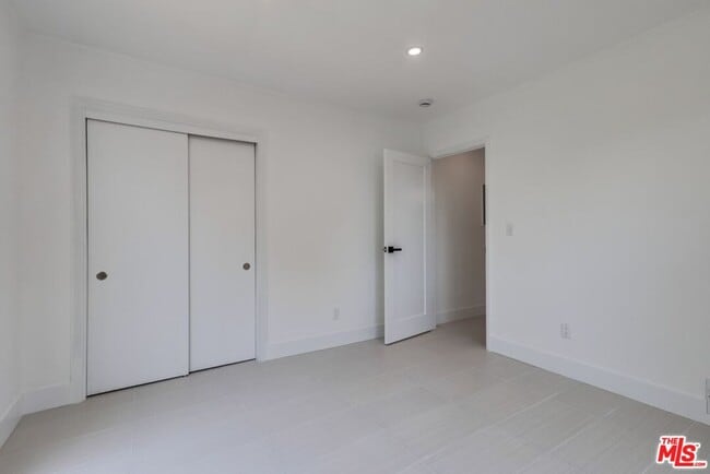 Building Photo - 1318 S Longwood Ave