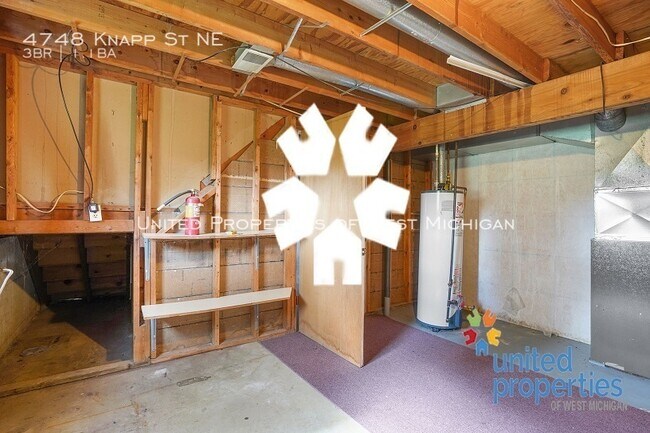 Building Photo - 4748 Knapp St NE