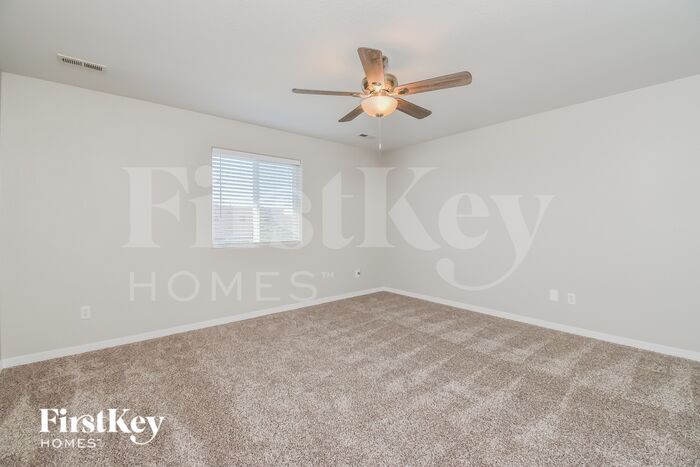 Building Photo - 3860 Swainson Dr