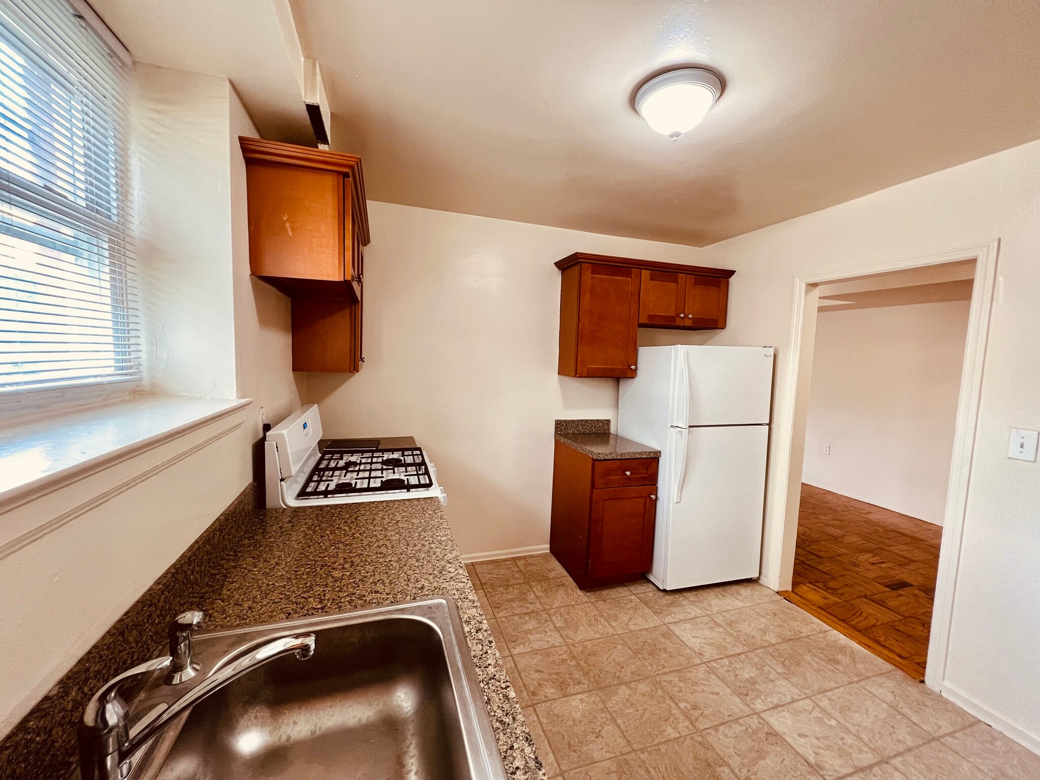 Building Photo - 242 Summit Ave